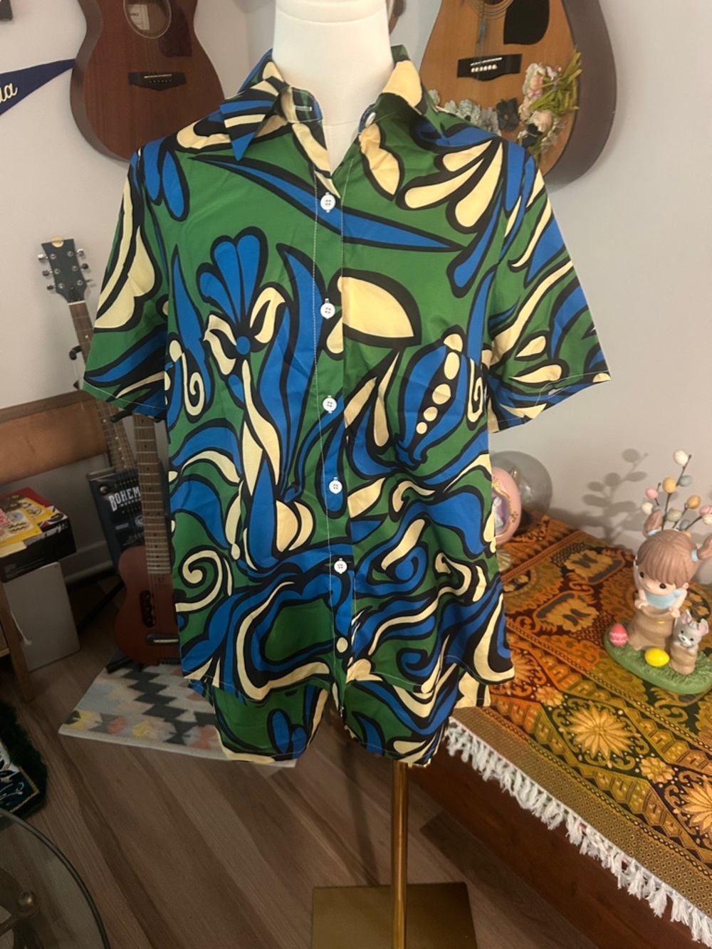 Green & Blue Abstract Short-Sleeve Button-Down Shirt /matching shorts